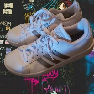 👟🌬Adidas White Sneakers Women's Size 8 Awesome